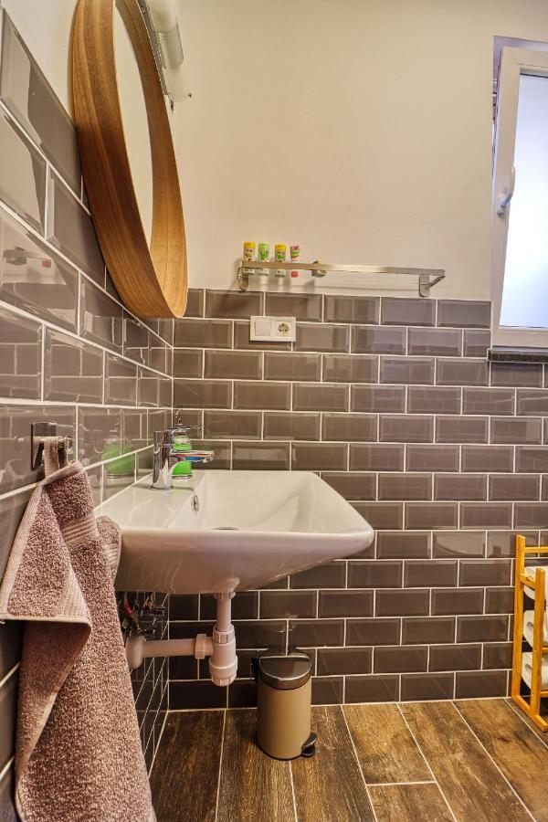 Barka Apartman Eger Luaran gambar