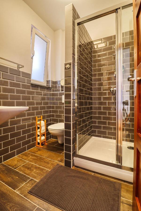 Barka Apartman Eger Luaran gambar