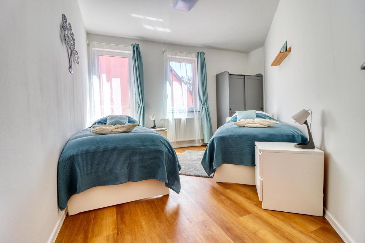 Barka Apartman Eger Luaran gambar