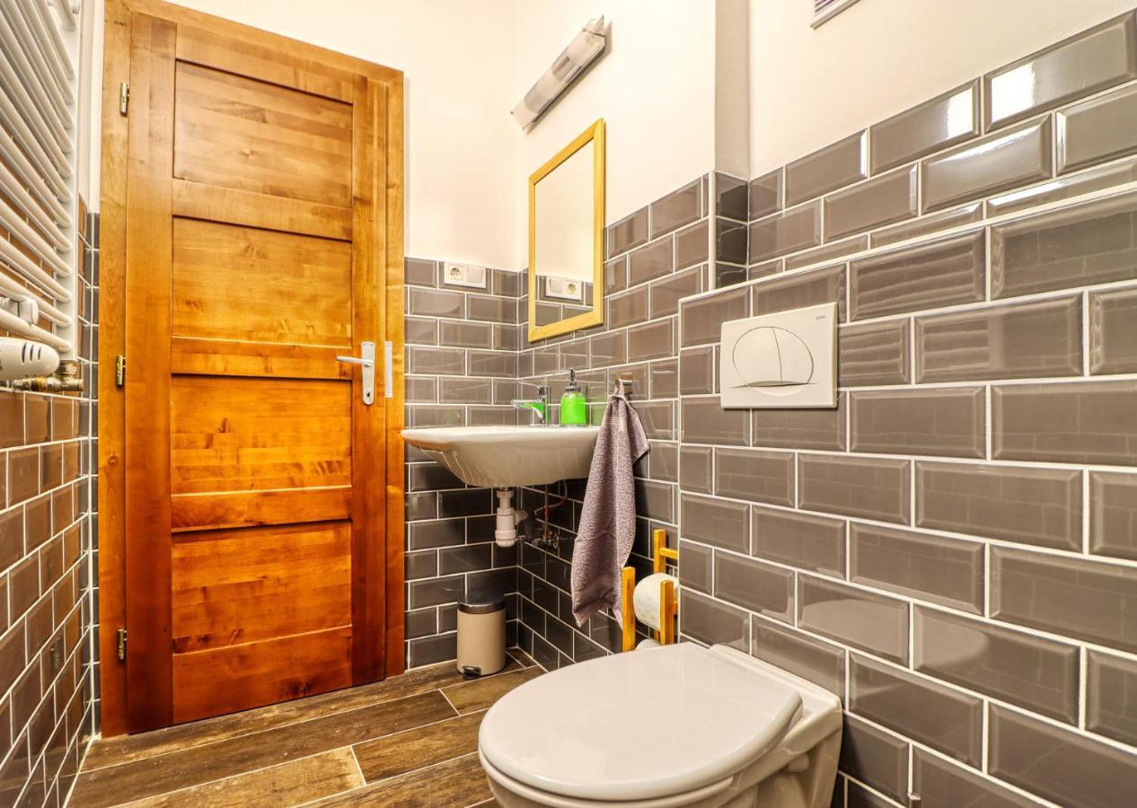 Barka Apartman Eger Luaran gambar