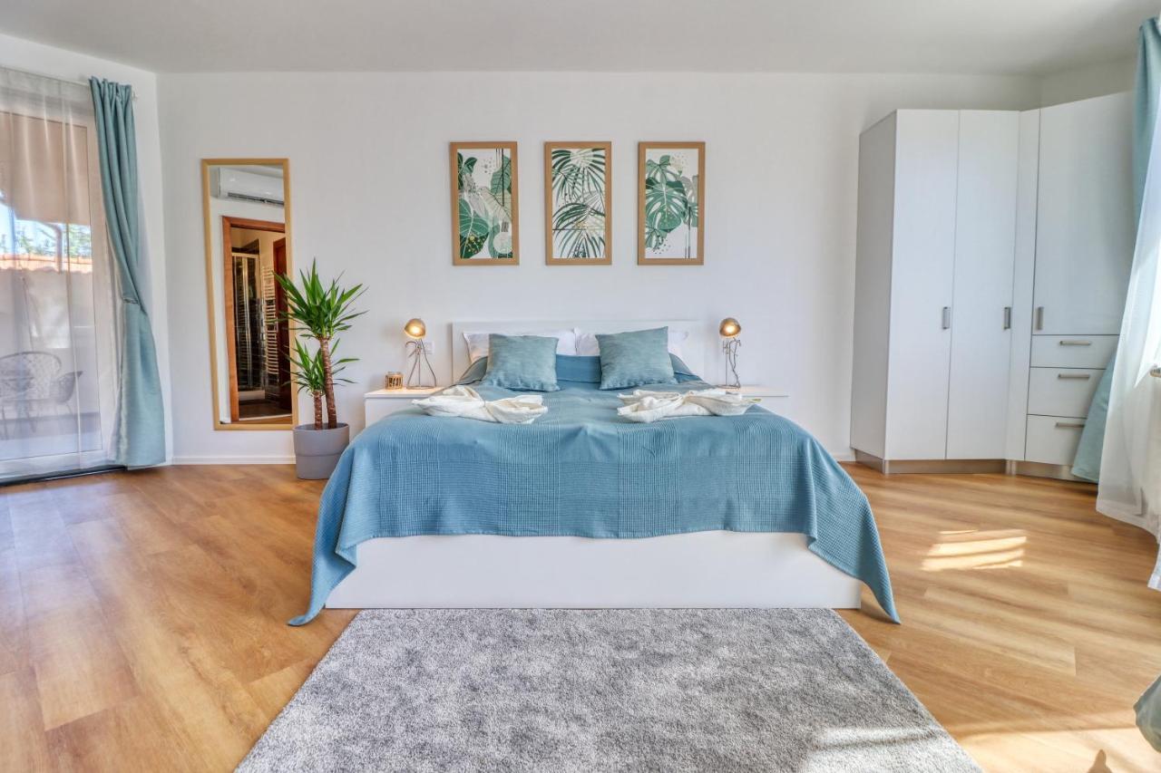 Barka Apartman Eger Luaran gambar