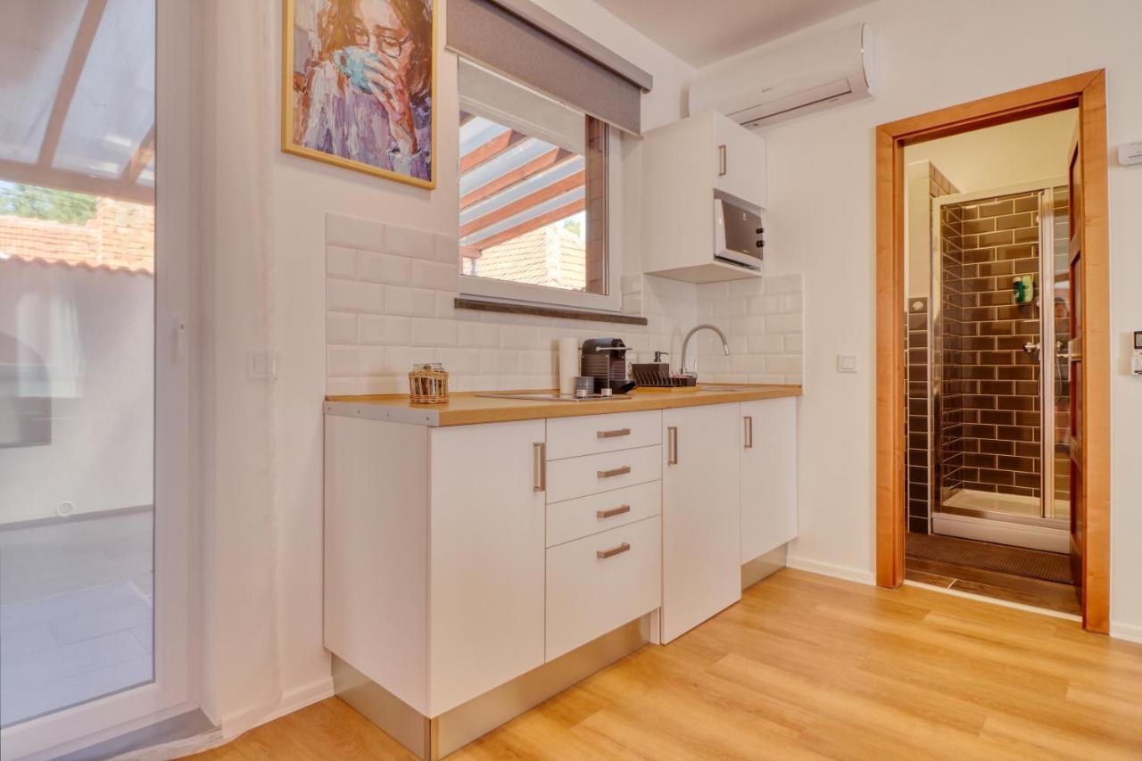 Barka Apartman Eger Luaran gambar