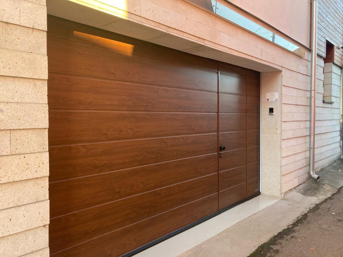 Barka Apartman Eger Luaran gambar
